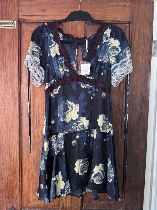 Free People Dresses & Skirts - Free People Navy Floral Lace Trim Mini Dress Boho S NWT